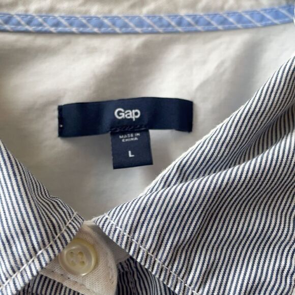 Gap Women shirts  - Picture 2 of 5